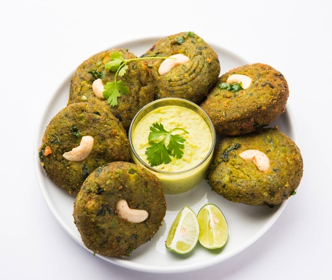 Hara bhara kebab with mint chutney